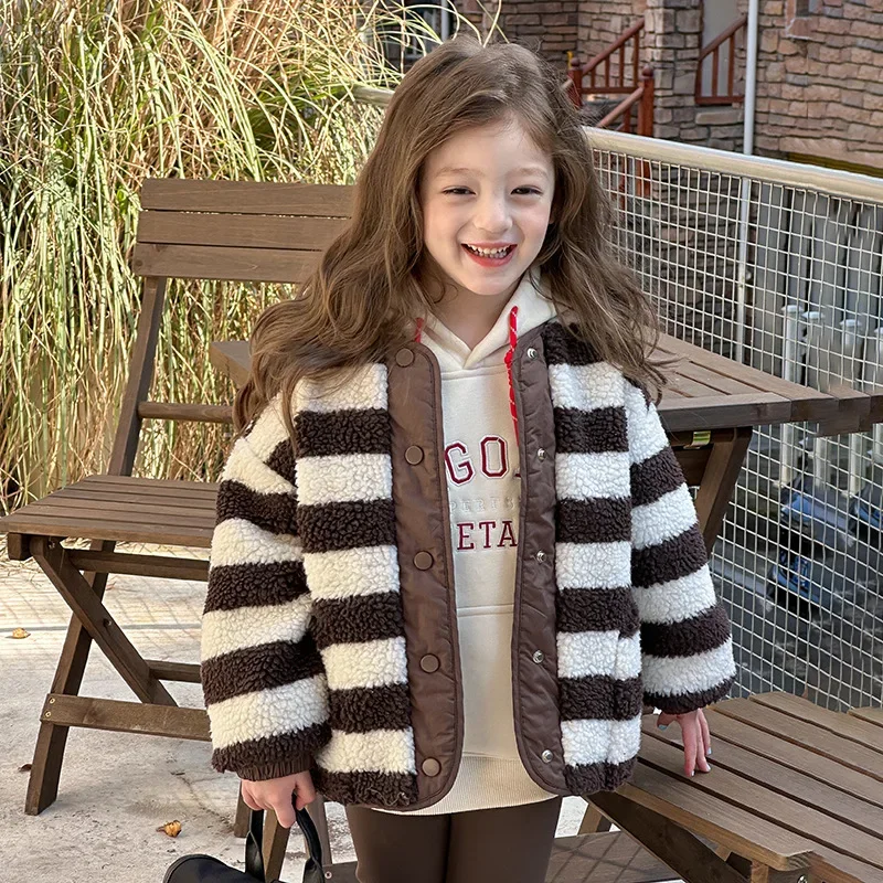 Girls Coat 2024 Winter New Childrens Clothing Girls Baby Foreign Style Loose Two Sides Wear Striped Splicing Plush Coat Casual