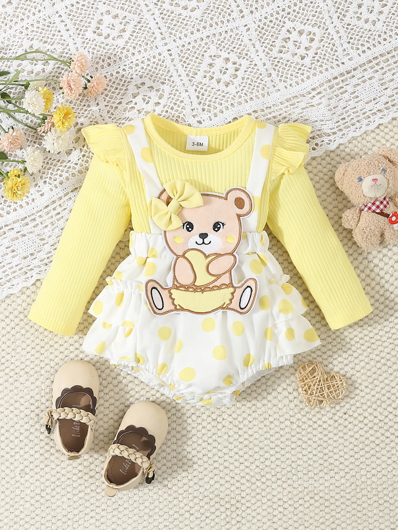 Baby Girl Cute and Sweet Heart Bear Patch Embroidered Stereo Bow Sling Fake Two-Piece Round Neck Small Flying Sleeves Autum Ruffled Triangle Jumpsuit