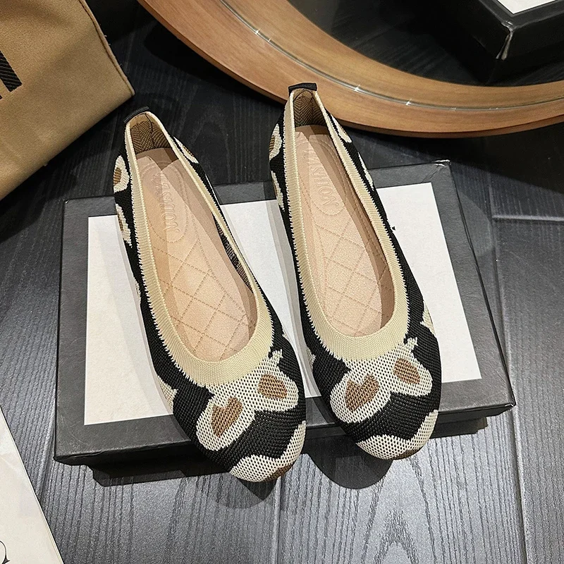 Scarpe con suola morbida per donna estate 2024 nuova versione coreana scarpe traspiranti versatili e comode casual a fondo piatto