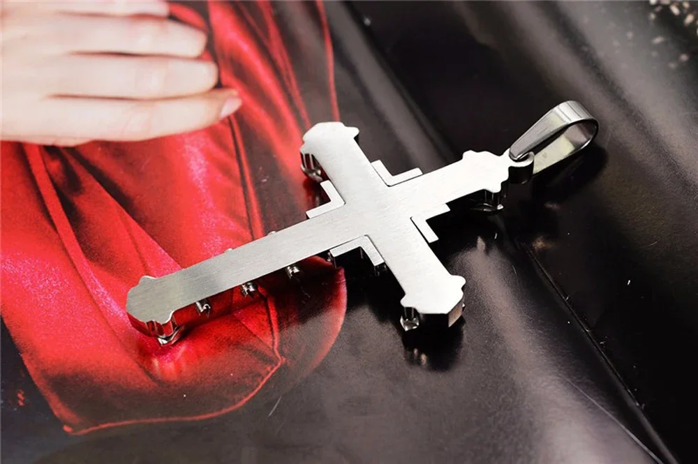 2024 New Male Crystal Jesus Gold/Black/Blue Color Zirconia Cross Pendant Necklace Stainless Steel Jewelry_maomaolike.com