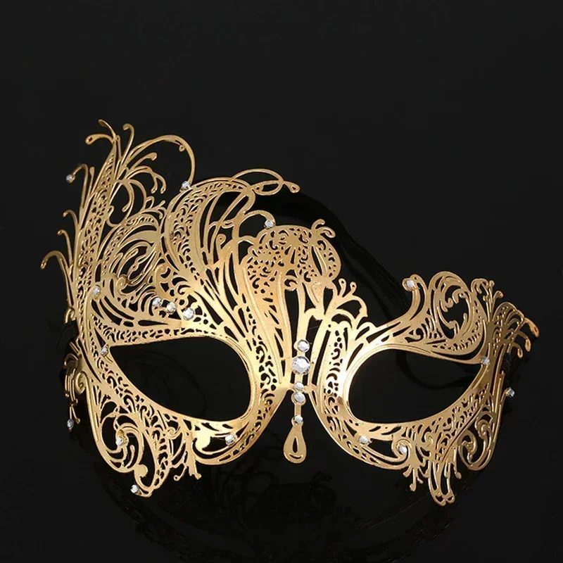 1Piece Black Gold Skull Metal Mask Halloween Rhinestone Half Face Venetian Masquerade Men White Women Party Mask Halloween Props