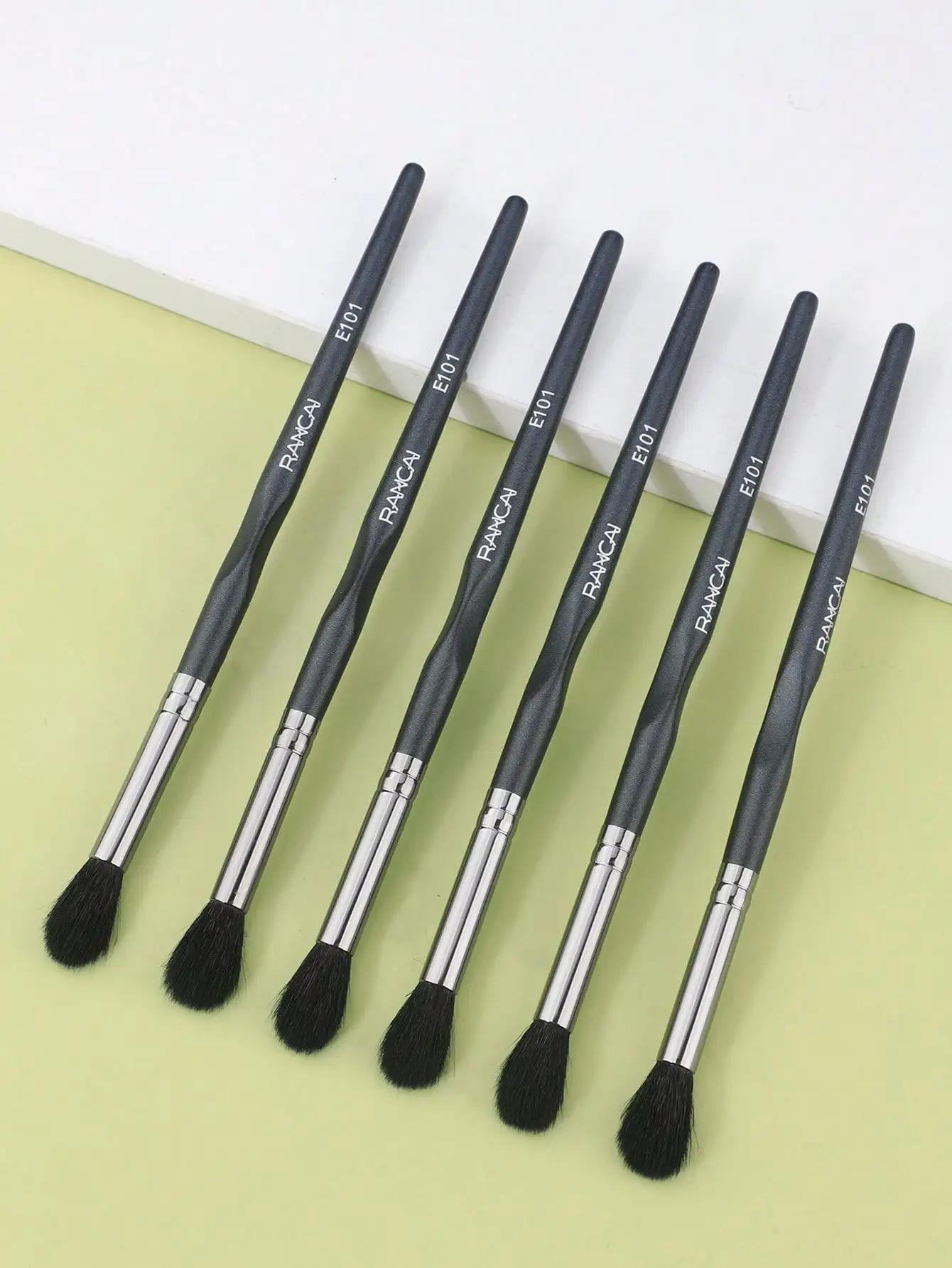 

6pcs Makeup Brush Set - Eye Shadow, Concealer, Lip Brush, Long-Lasting & Smudge-Proof