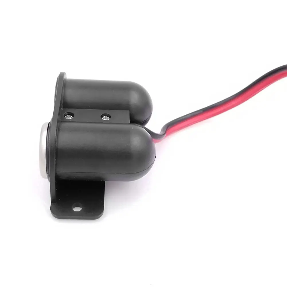 قابس شاحن سيارة 12 فولت، منفذ USB مزدوج، شاحن تلقائي، مقسم شحن سريع، قابس شاحن لهاتف iPhone Android للهاتف اللوحي