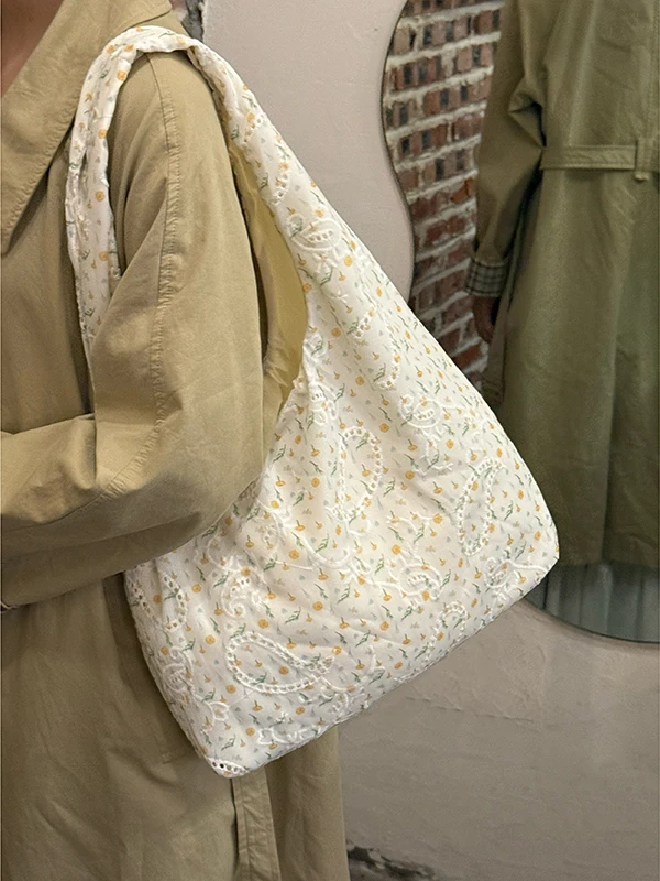 

Floral Canvas Bags Women's New Large Capacity Commuting Shoulder Tote Niche Class Shopping Bags
