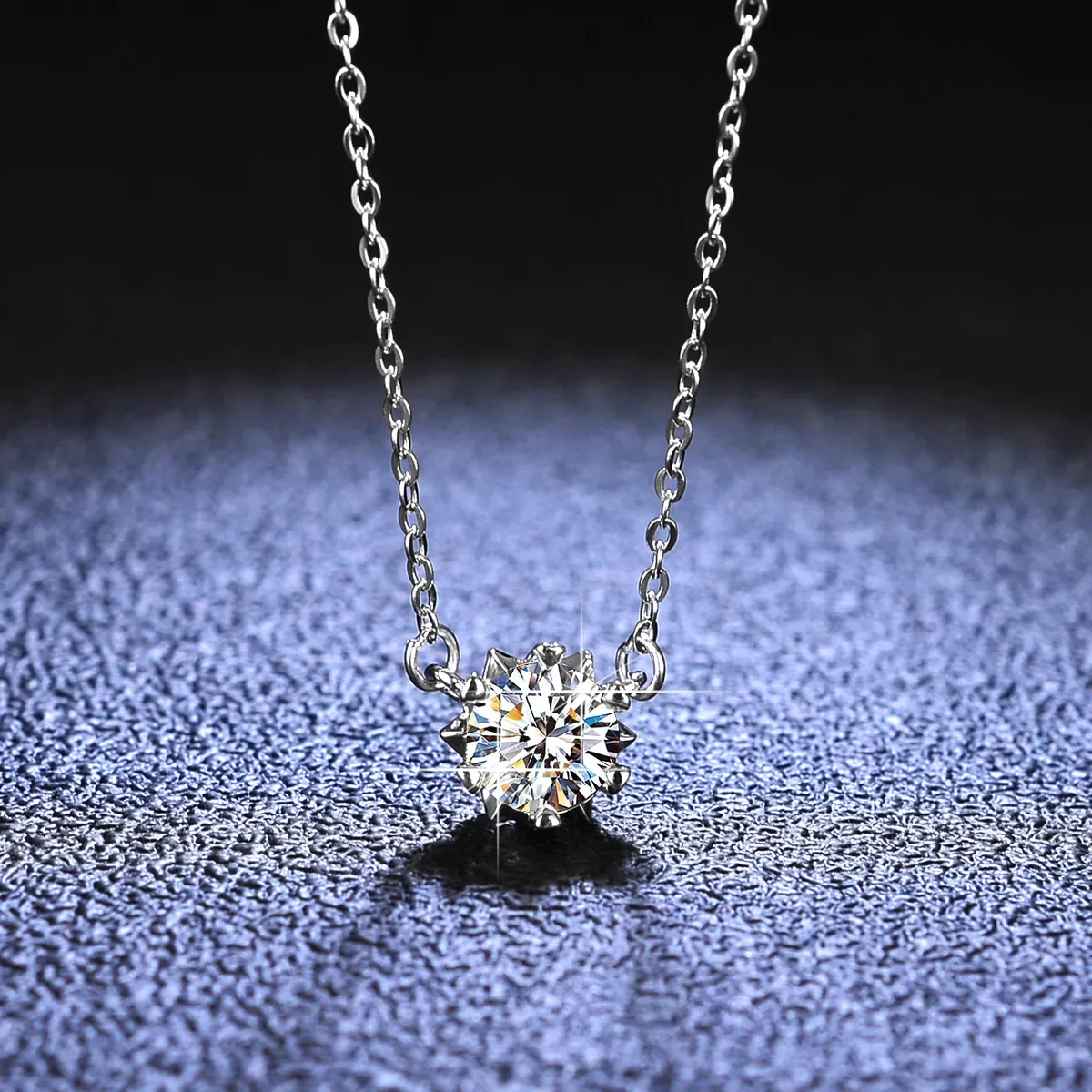 18K gold inlaid diamond necklace, single carat moissanite pendant, PT950 platinum, women's classic snowflake collarbone chain