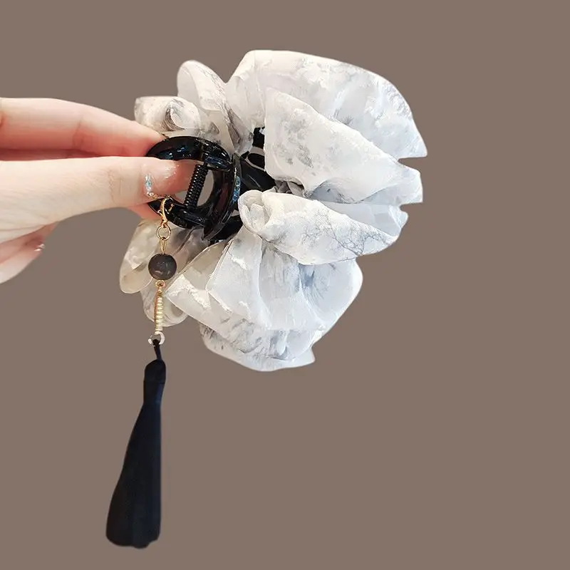 

Chinese Style Ink Print Claw Clip Bubble Gauze Cloud Shape Hair Clip with Tassel Large Hair Claw for Women Chic Hair Accessories