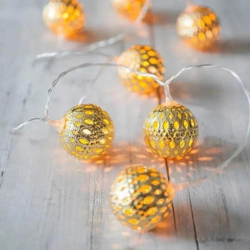 Guirxiété lumineuse boule marocaine à piles LED, art du fer, petite boule ronde creuse, lampe à cordes, décoration de jardin de Noël, éclairage