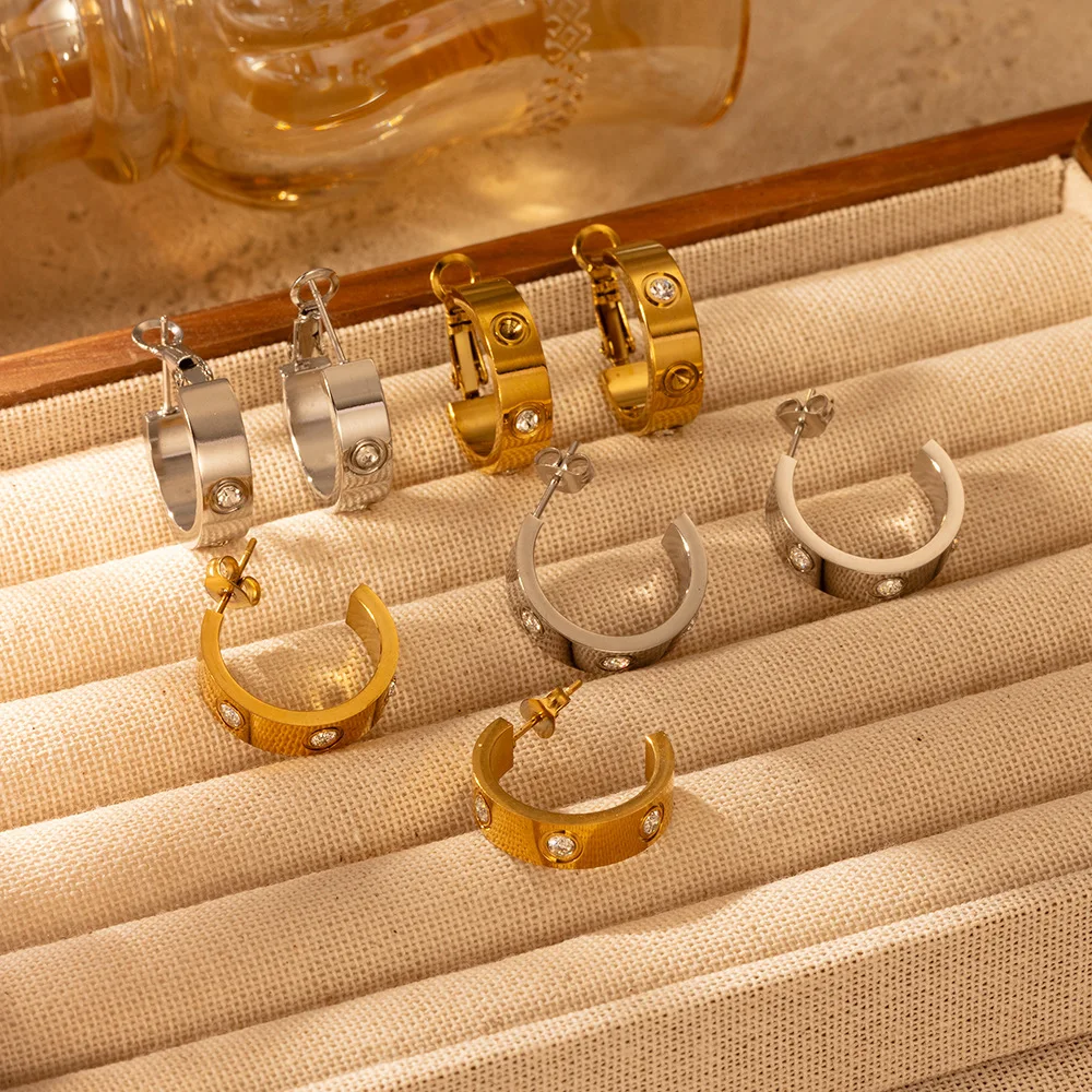 Goldfarben plattierte Titan-Creolen mit Zirkonia, allergiefrei, einfach zu verarbeiten, Schmuckzubehör aus 316L Edelstahl – Detail 1