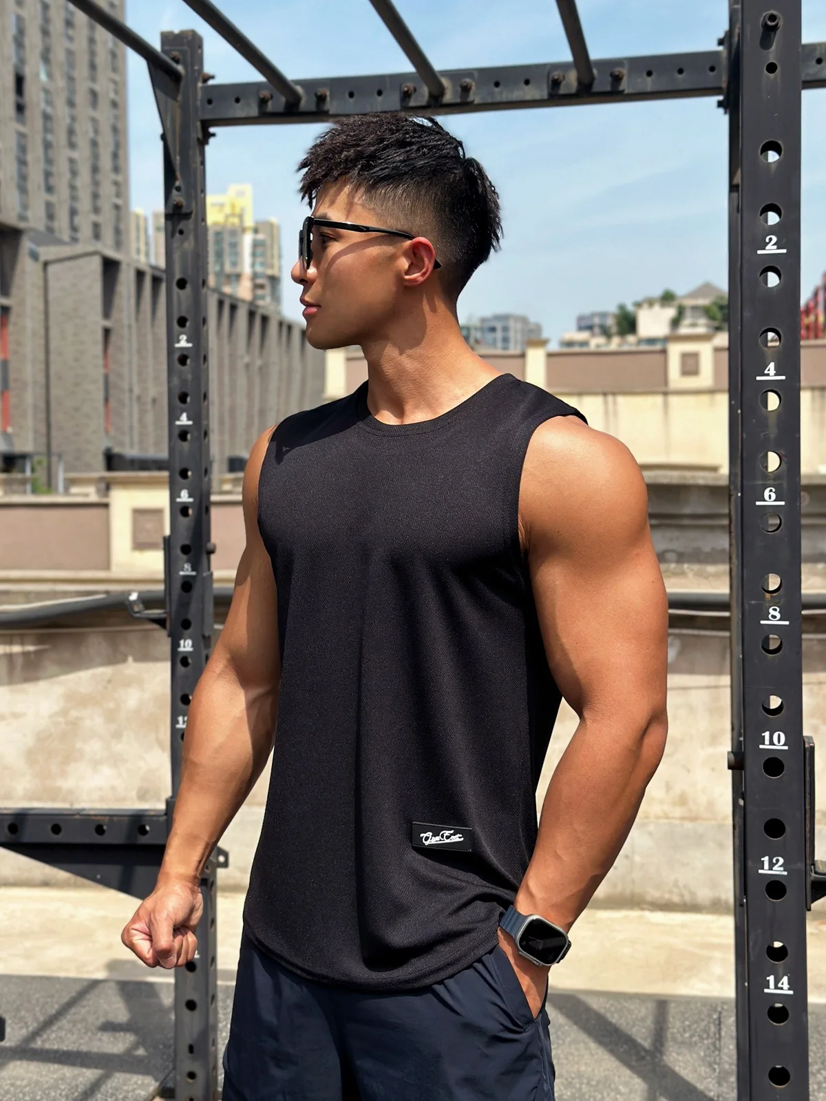 Mens Gym Tank top Men Fitness Sleeveless Shirt Male Mesh Breathable Fitness Sports Vest Undershirt Gyms Running Vest Men