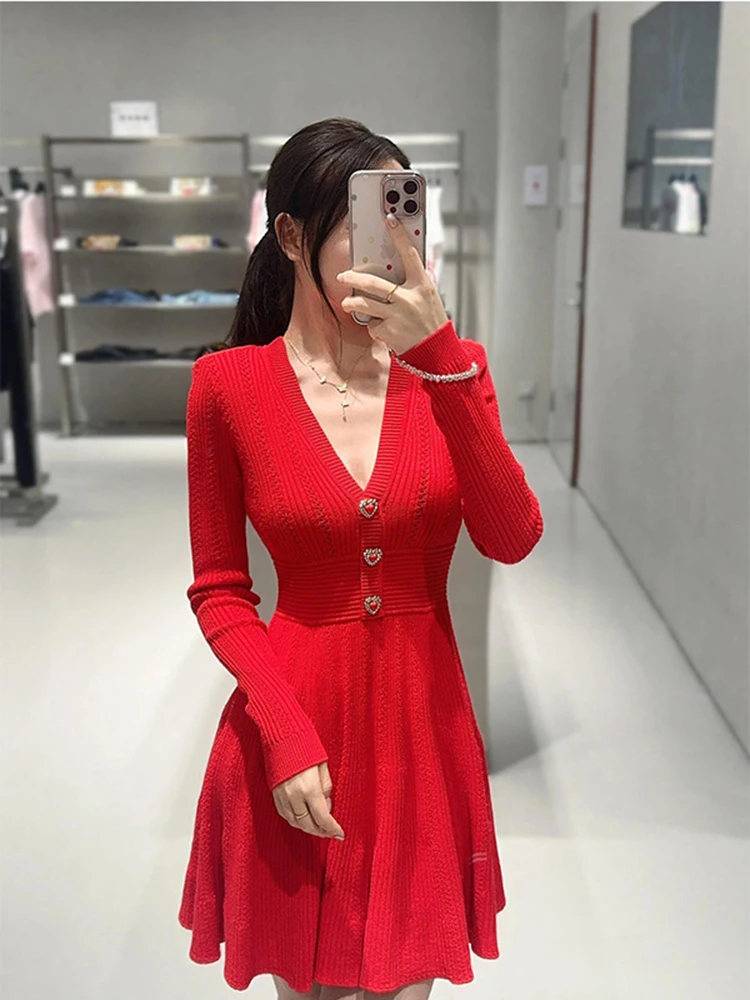 Love diamond button V-neck long-sleeved knitted dress temperament elegant thread Slim short women's dresses 2024 Autumn New