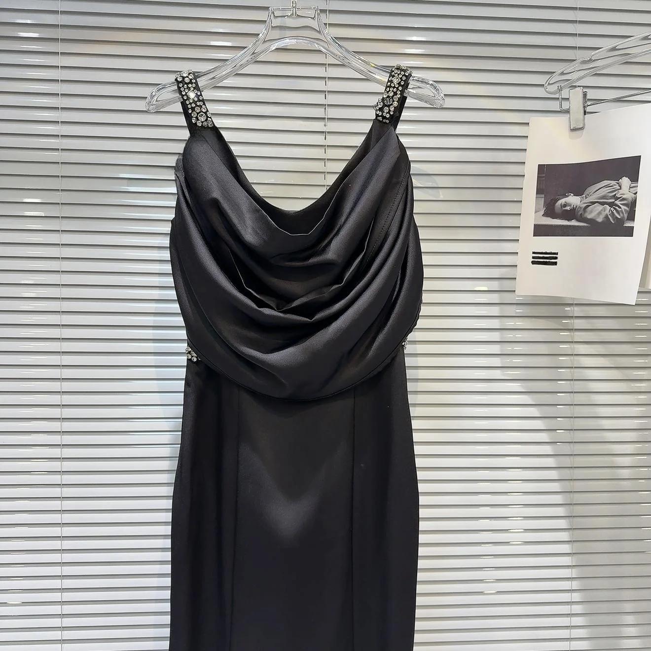 Vestido Largo de Satén con Escote en V y Borde de Diamantes de Moda para el Verano de 2025, Vestido Maxi E sin Tirante...