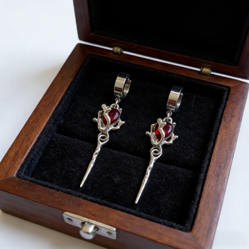 Pendientes de Acero Inoxidable Estilo Gótico Punk con Rosa de Rubí Plateada para Mujer, Joyería Vintage con Rosa Roja Sangrienta, Moderna y Versátil