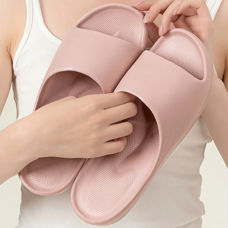 Couples Comfortable Arch Support Massage Slippers Woman Soft Soles Eva Cloud House Slippers 2026 Summer Non-Slip Platform Slides