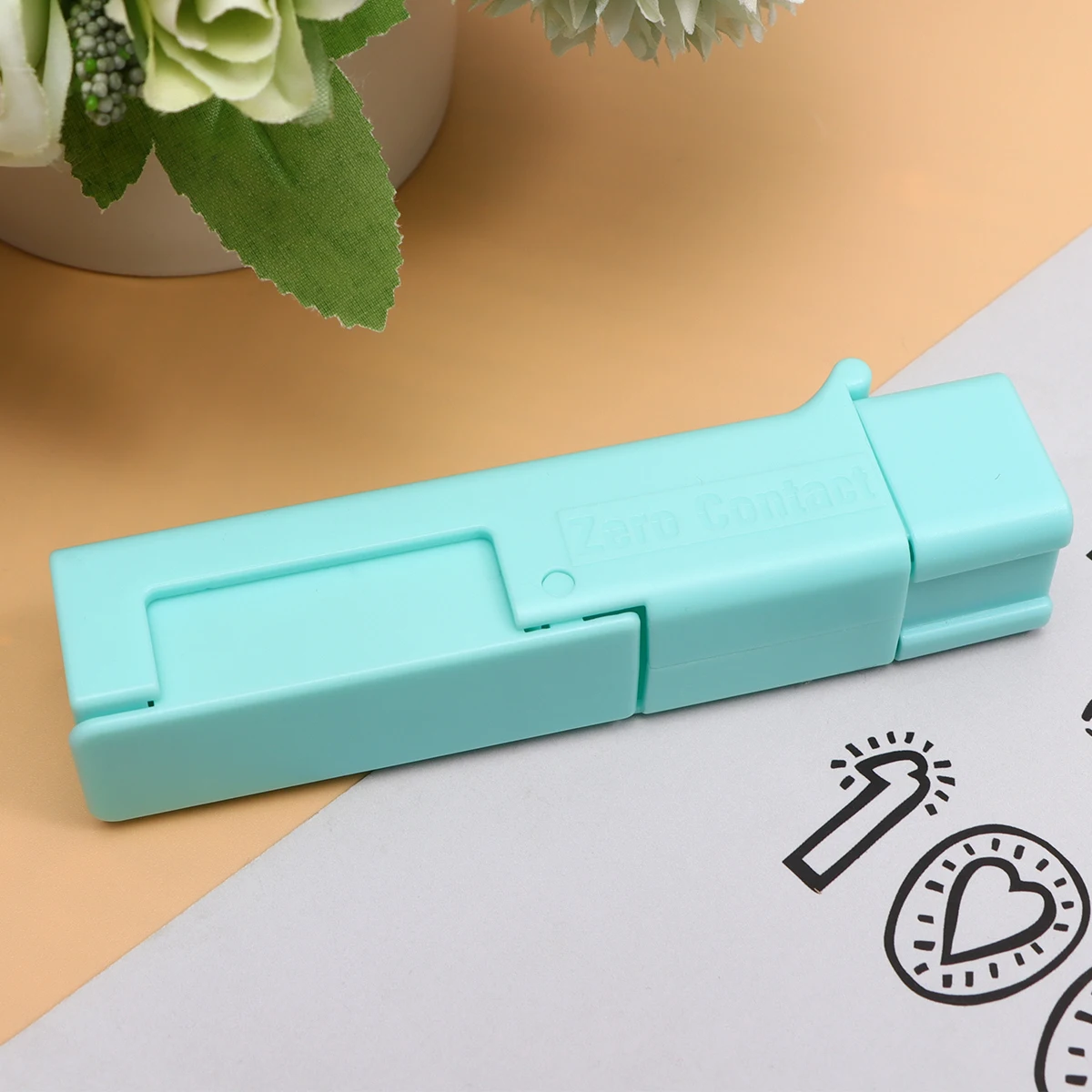 

2pcs Elevator Push Tool Touchless Door Open Handle Clip Portable Mini Sanitation Tool Disinfectant Refillable For Bag Carry Blue