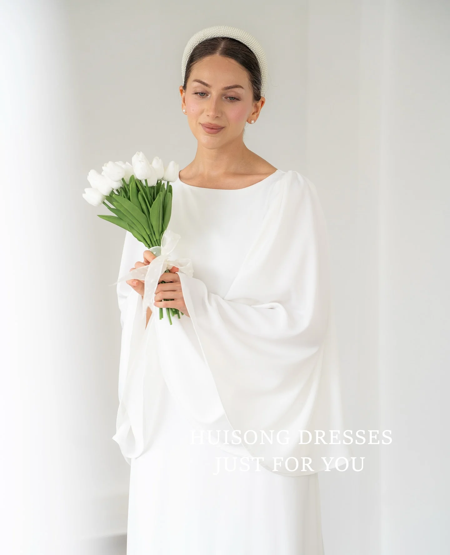 HUISONG Customized Muslim Wedding Dresses O-Neck Satin Bride Dress Long Sleeves Modest Long Wedding Gown