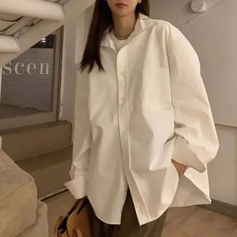 2025 New Office Lady Camicia bianca Stile coreano Tasca con bottoni Camicie oversize Donna Versatile Camicetta a maniche lunghe allentata Donna