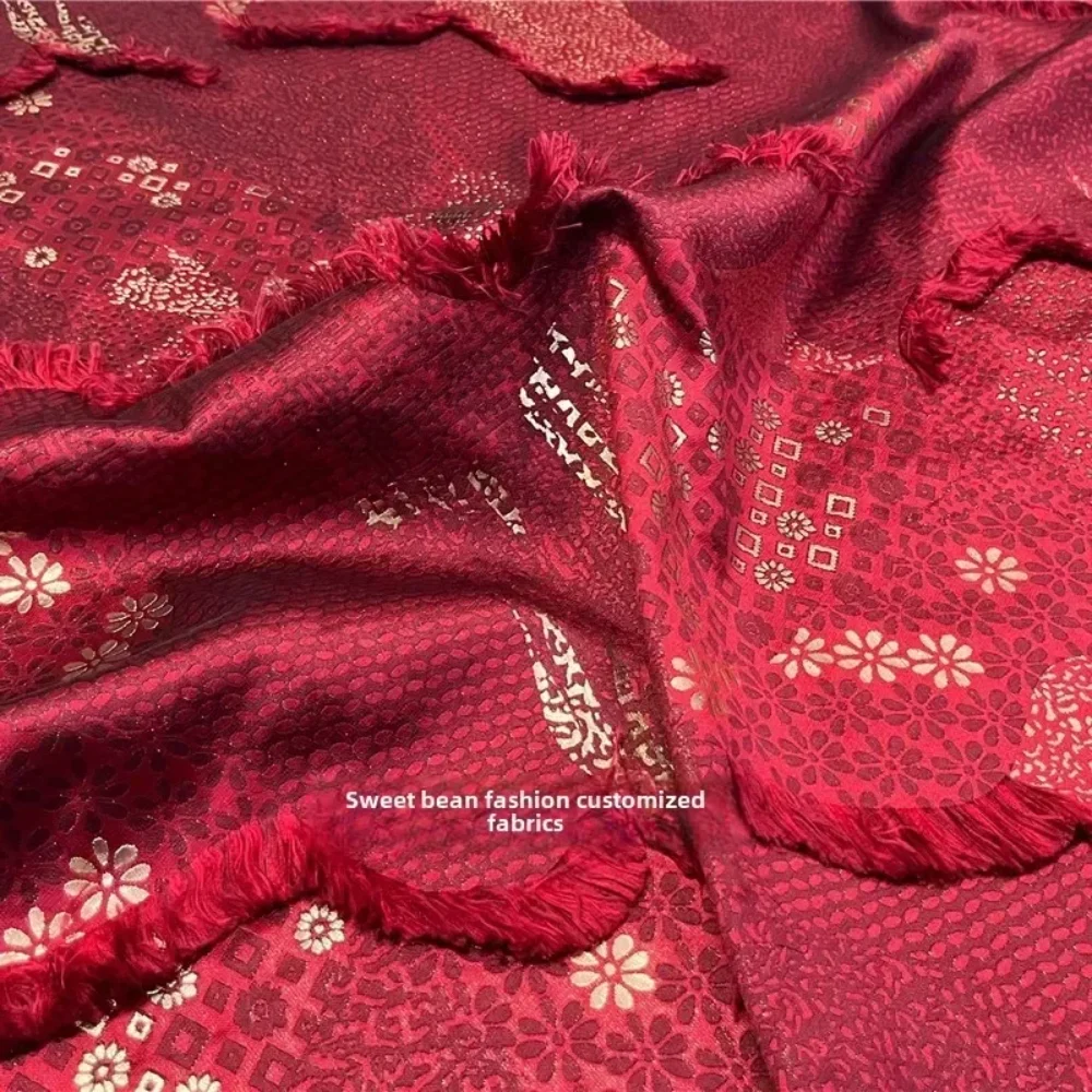 

Золотая линия парча жаккардовая ткань винтажное платье с кисточками пальто одежда европейский бренд модный дизайн шитье оптовая продажа ткани