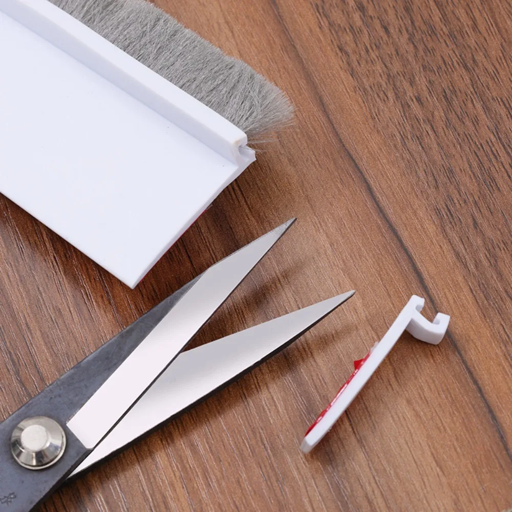 سدادة مسودة ذاتية اللصق تحت الباب عازلة للهواء الساخن أو البارد عازلة للضوضاء نافذة الختم مع فرشاة 39 "L/2" W #5