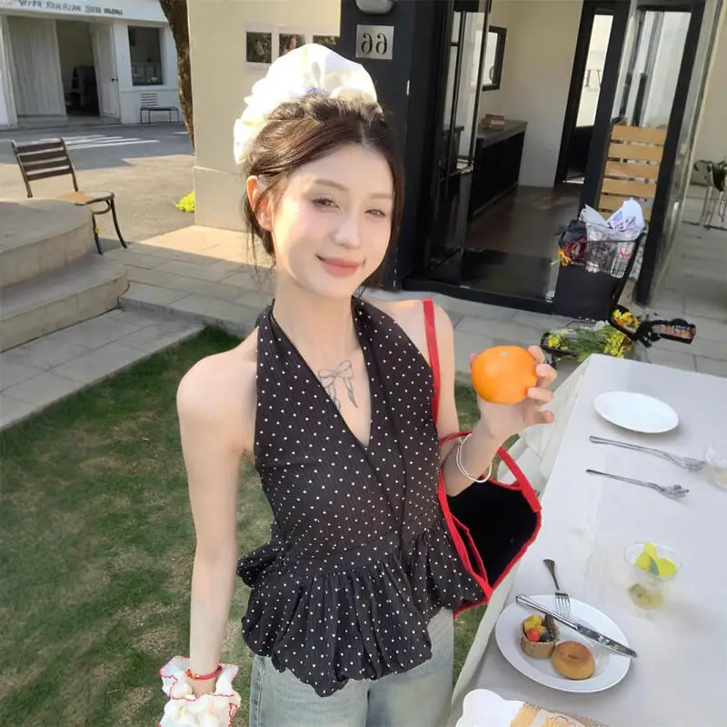 

Black polka dot sweet style hanging neck V-neck vest women's summer design sense niche slim fit chic stunning top new style