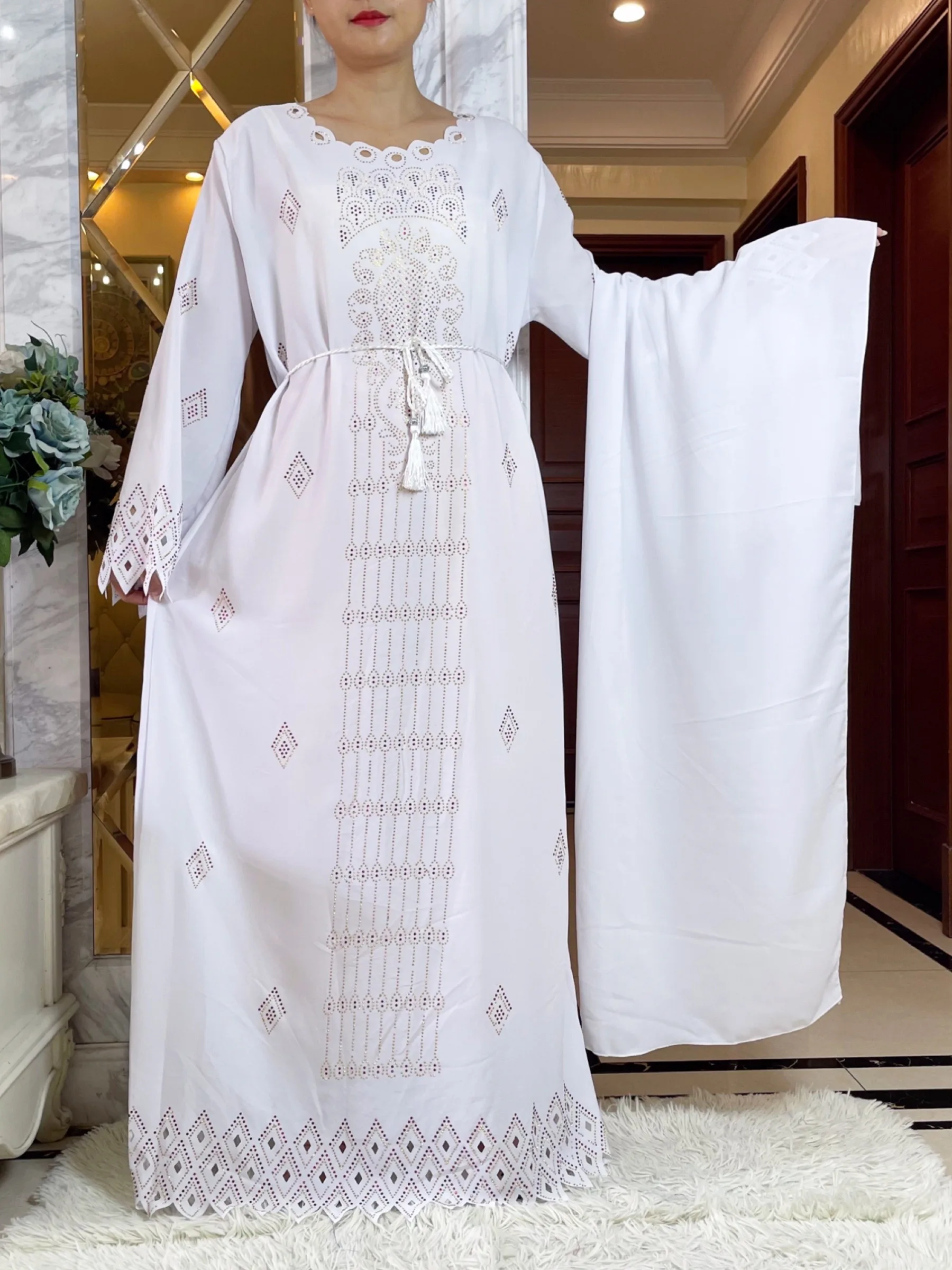 2024 Fashion Diamonds Hollow design Abaya Ramadan Eid Closed Long Abaya Dubai Women Muslim Dress Modest Islamic Clothing