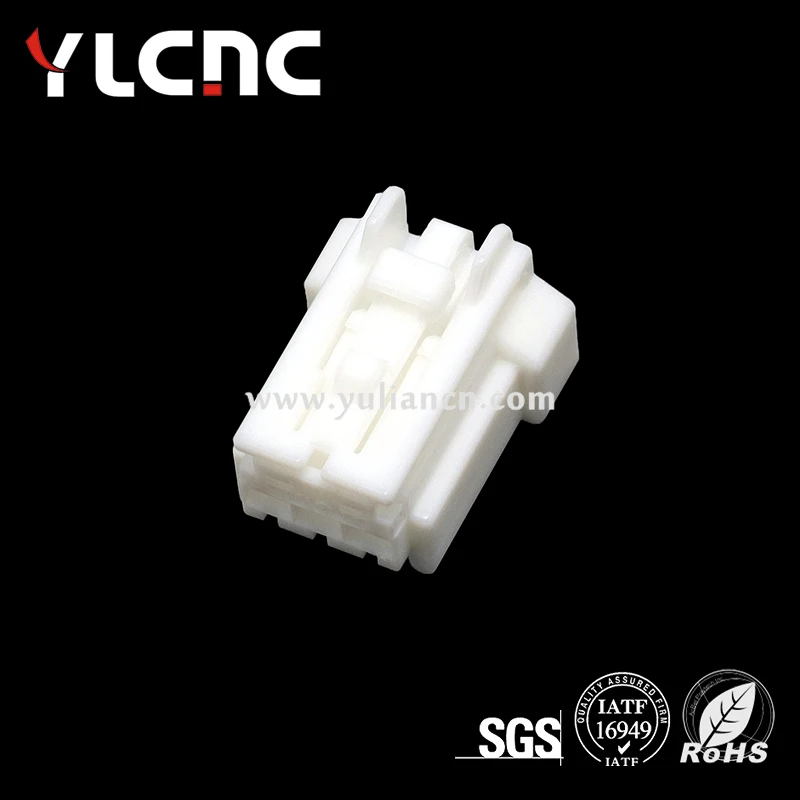 3‑Pin Waterproof Automotive Wiring Harness Connector Door Taillight Cable Socket 6098‑6944 Auto Electrical Terminal Component