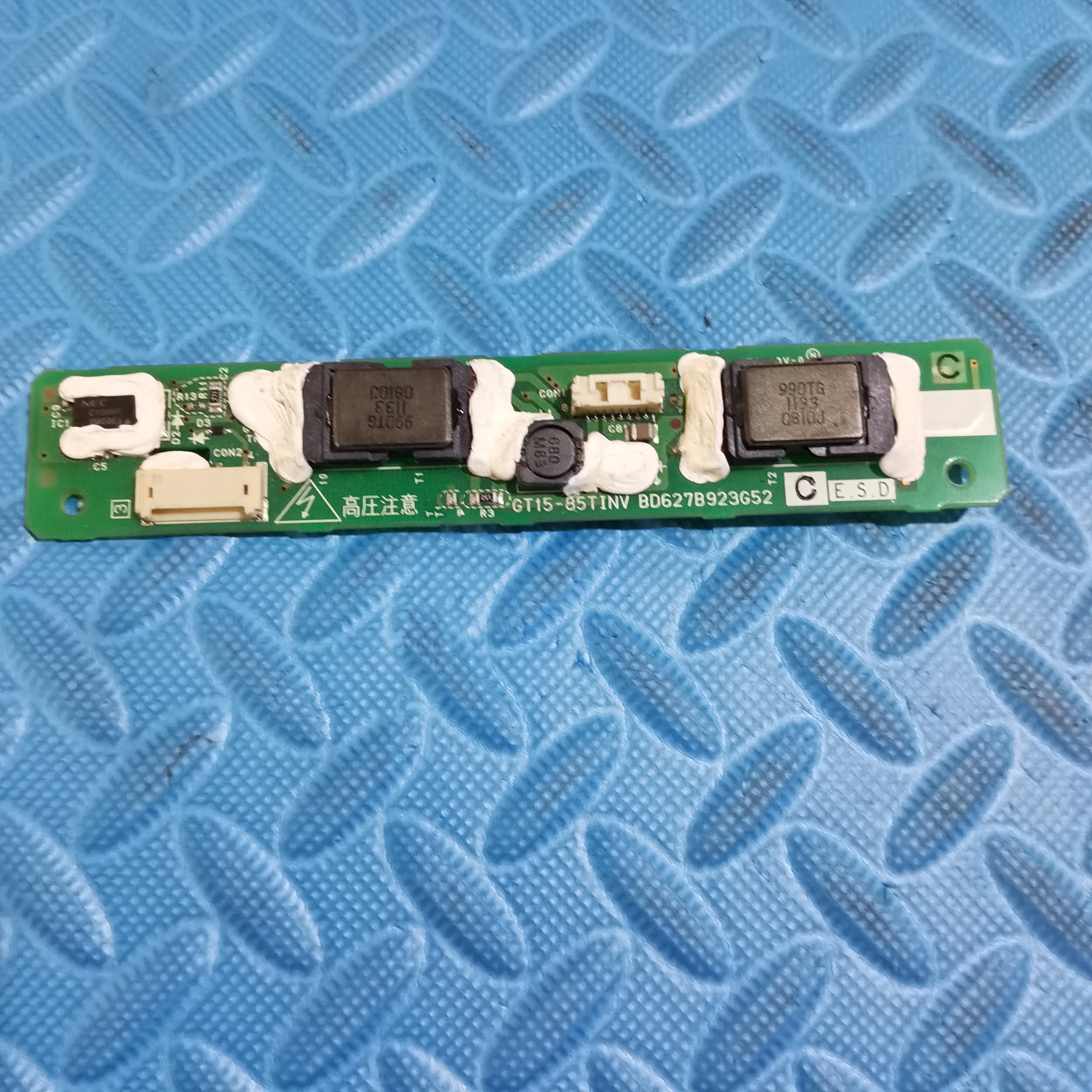 Falownik LCD GT15-85TINV