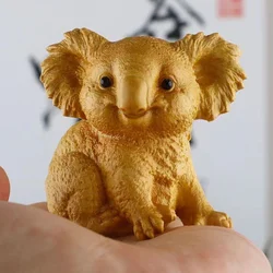 Naturalne figurki zwierząt Cypress Koala, ręcznie rzeźbione lite drewno, uroczy pokój domowy dekoracja samochodu biurowego miniaturowy model statua