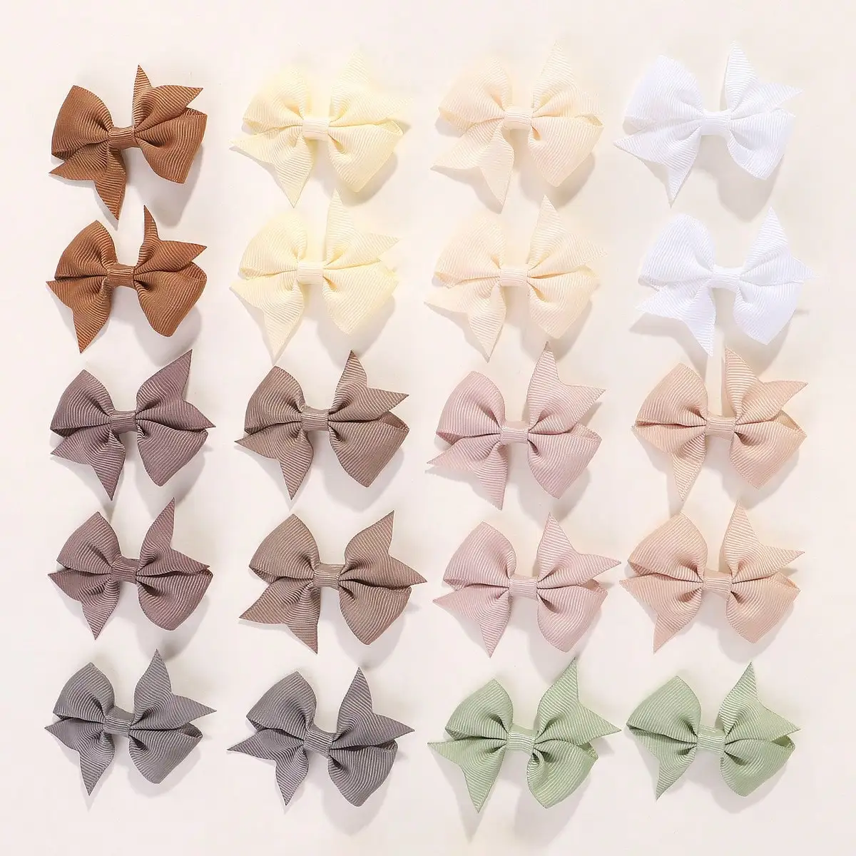 Рисунок 3 - заколки для волос с бантиками в