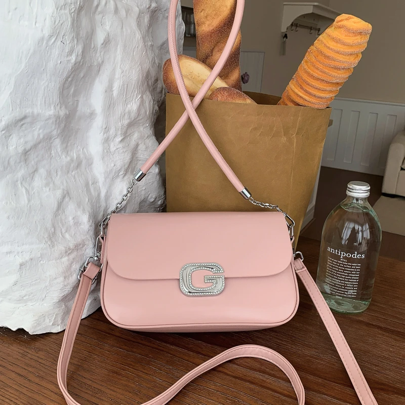 

Minimalist Vintage Diaper Bag: High-End Textured Leather Tote For Women, Stylish Commuter Bag With Classic Paris Design