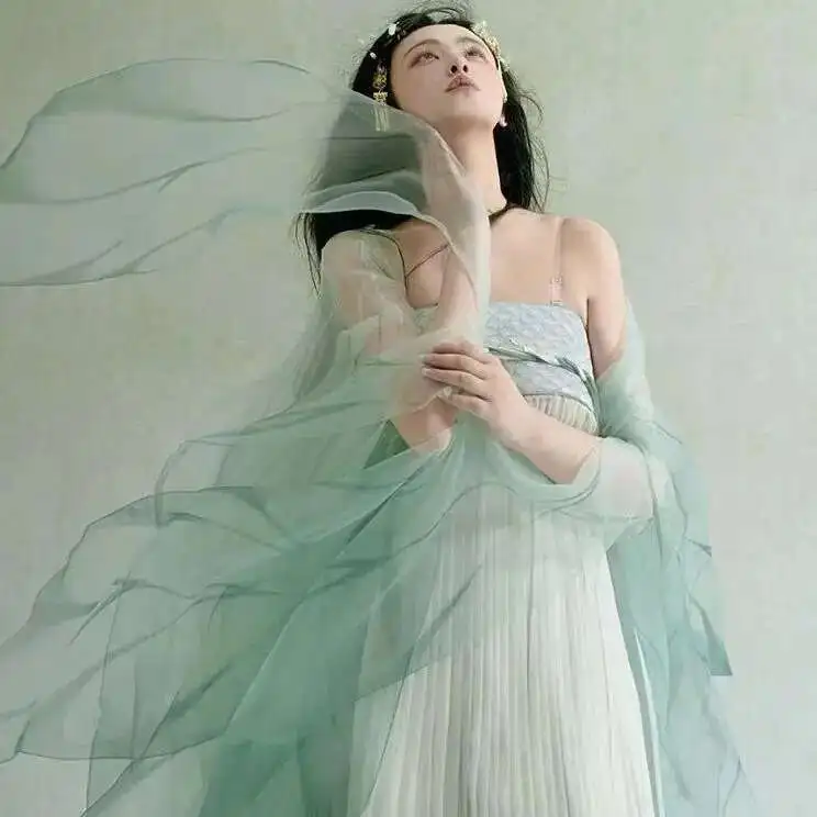 

New classical dance dress, elegant Hanfu wedding dress, Chinese formal dress, practice skills, chest length fish tail set