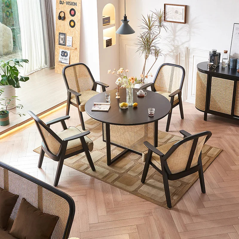 

Современный простой круглый стол из цельного дерева из ротанга, комбинация стульев для маленькой квартиры, семейного ресторана, обеденного стола, отеля, отеля