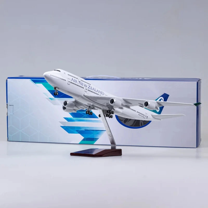 1/150 Scale 47CM Resin Airplane Model B747 New Zealand Airlines Aircraft Model with Light and Wheel Landing Gears planes