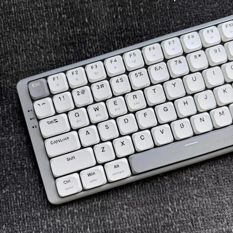 

TL84 Key Low Switch Mechanical Keyboard Customized Low Red Switch Bluetooth Wireless 2.4G Three-mode Lightweight and Portable