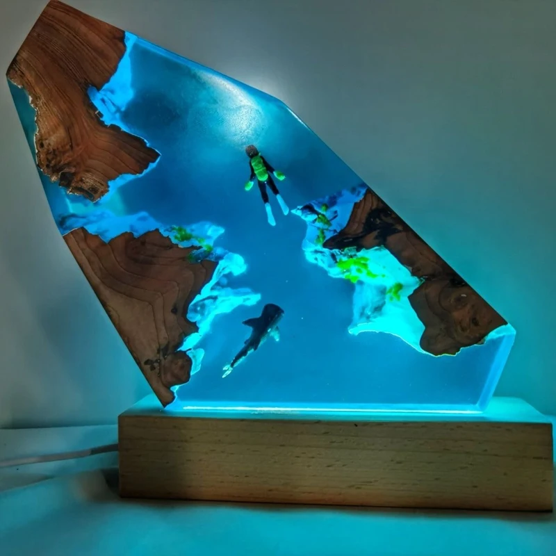 Cave Exploration organizer Resin Table Light Creactive Art Decoration Lamp Diver Whale meduse Theme Night Light carica USB