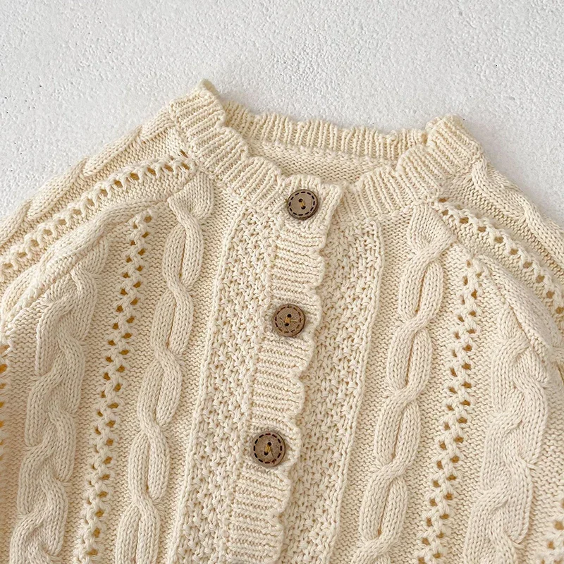 جديد ربيع 2026 سترة معطف للفتيات حديثي الولادة بأكمام طويلة بلون سادة سترة حياكة للأطفال الرضع من عمر 0 إلى 3 سنوات ملابس أطفال