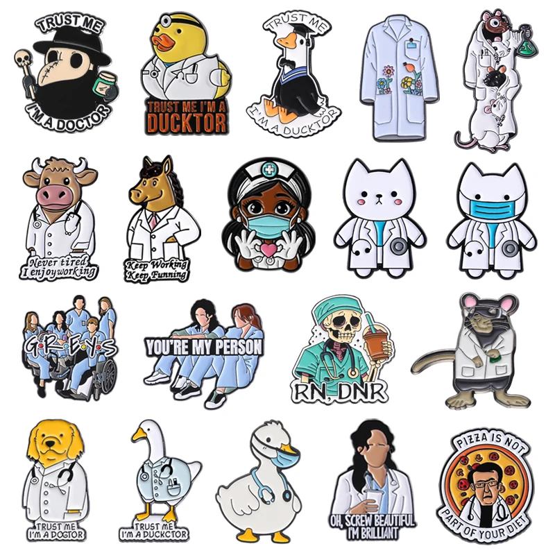Alfileres esmaltados de médico de animales de dibujos animados Trust Me I'M A Ducktor, broches de estetoscopio de gato médico divertido, insignia de solapa, regalos de joyería