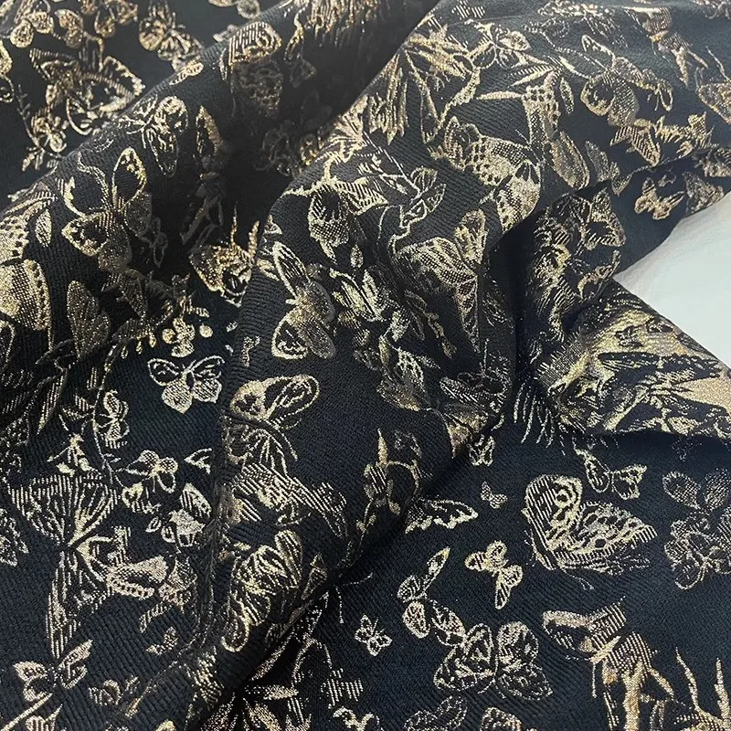 

Жаккардовая окрашенная в пряже ткань с золотыми бабочками и растениями для женских осенних платьев, пальто, куртка, костюмы, ткань ручной работы, материал для шитья своими руками