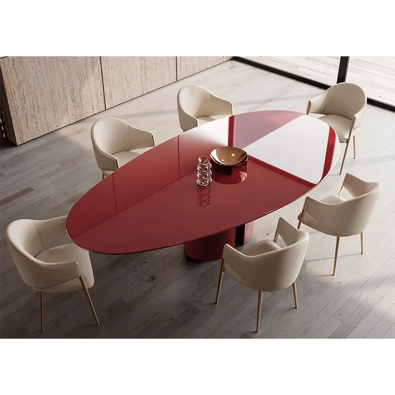 Table à manger de forme spéciale goutte d'eau, table à manger minimaliste, maison moderne, lumière simple, luxe, grand appartement haut de gamme