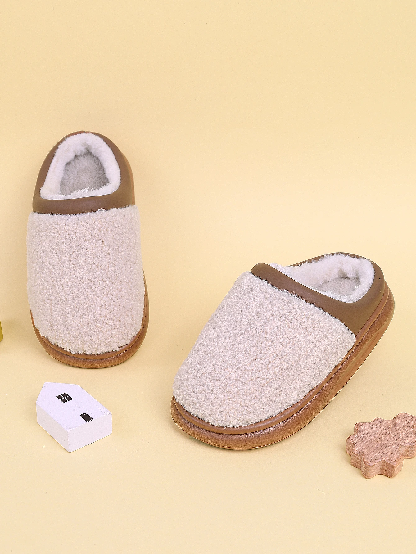 

Children's Plush Cotton Slippers for Girls, Autumn and Winter 2025 New Model, Indoor Home Use, Cotton Slippers with Extra Fleece for Warmth