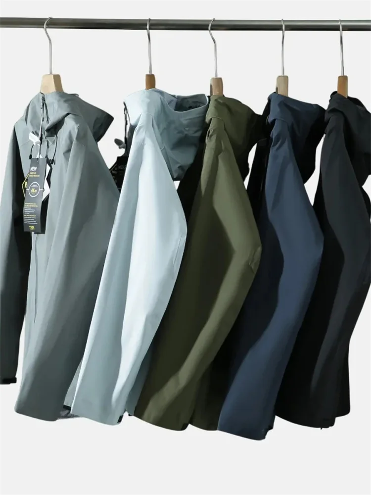 

Новая усовершенствованная мужская осенняя куртка-хардшелл с капюшоном, полностью проклеенными швами, водонепроницаемая, дышащая, для активного отдыха, модная, городская