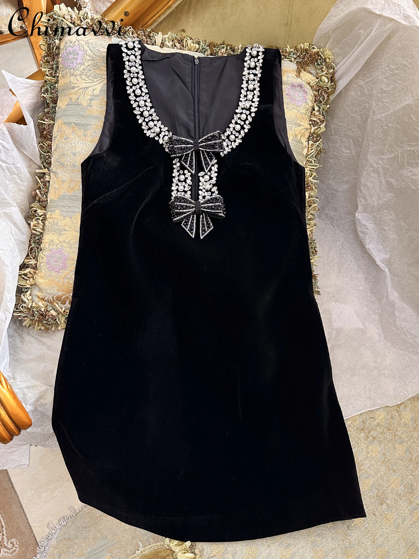 

High-End Fashion Velvet Dress Autumn Winter New French Heavy Embroidery Slim Sleeveless Elegant Black Party Dresses Women