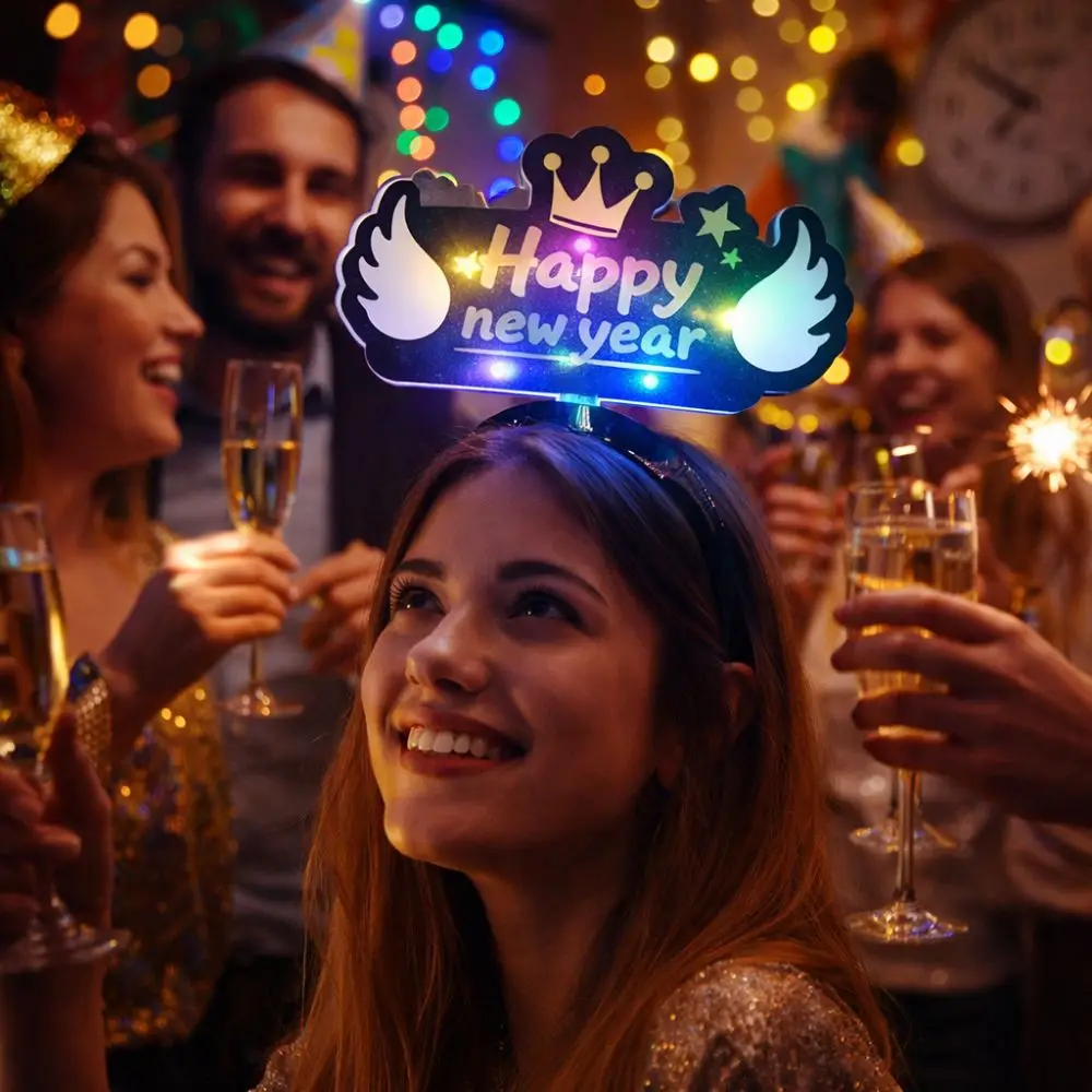 Kreative Spielzeuge Kunststoff LED Glow Haarbänder leuchten im Dunkeln Cartoon Blinklicht Stirnband Spaß Neujahr Glow Sticks Geschenk
