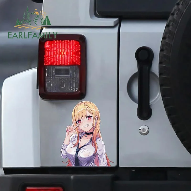 EARLFAMILY 13 cm x 12.7 cm per Marin Kitagawa Adesivo per auto Protezione solare Divertente Decalcomania per moto Tavola da surf impermeabile Grafica per etichette per auto