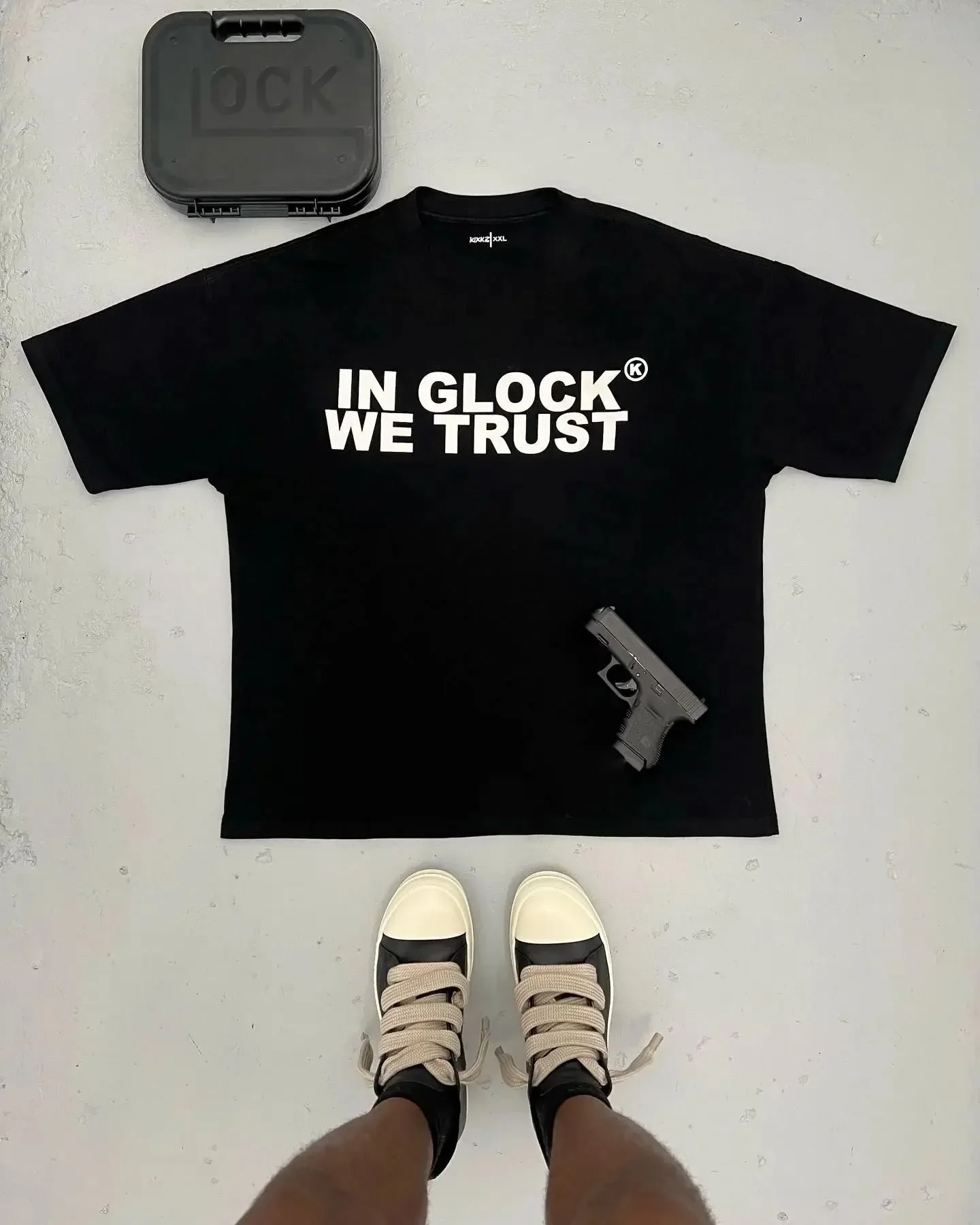 Kixkz Mode Marke Sommer Harajuku Lose Frauen T-shirt IN GLOCK WIR VERTRAUEN Brief Drucken Oversize T Kurzarm Männer Kleidung