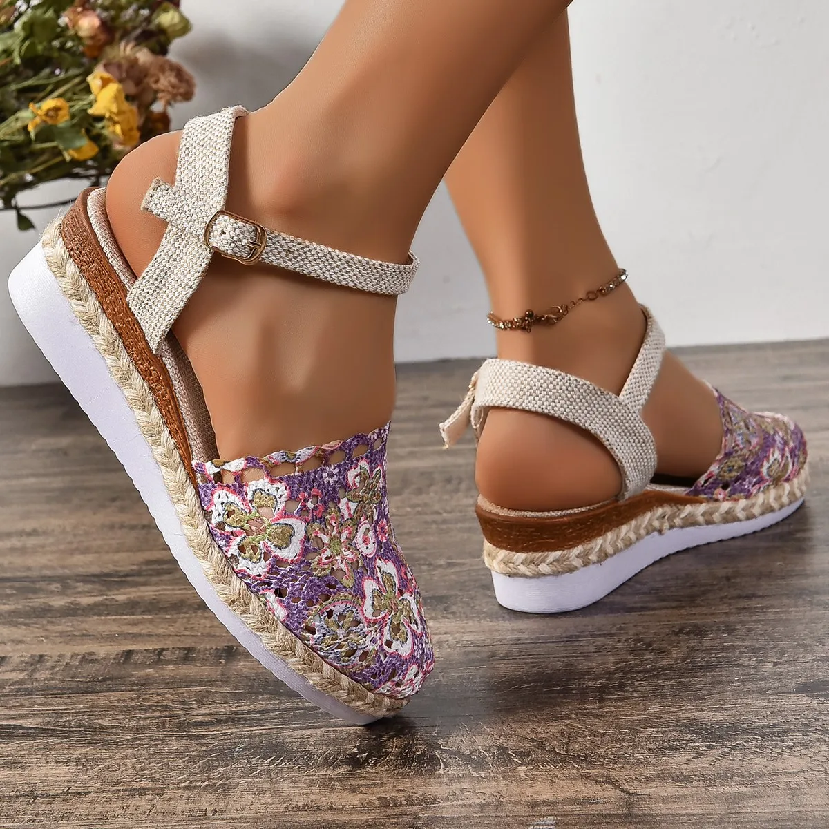 Hollow Women\'s Shoes Wedge Large Size Round Toe Women\'s Sandals