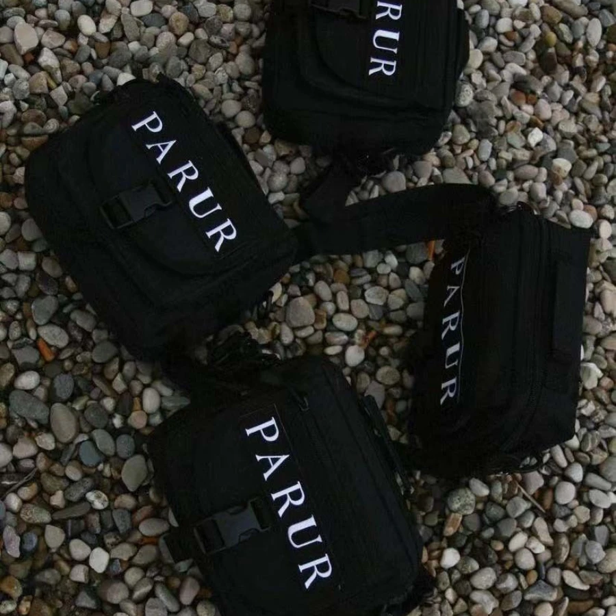 

Black Nylon Retro PARUR Bag 2026 New Fashionable Men Crossbody Bag Simple Design Casual Postman Bag