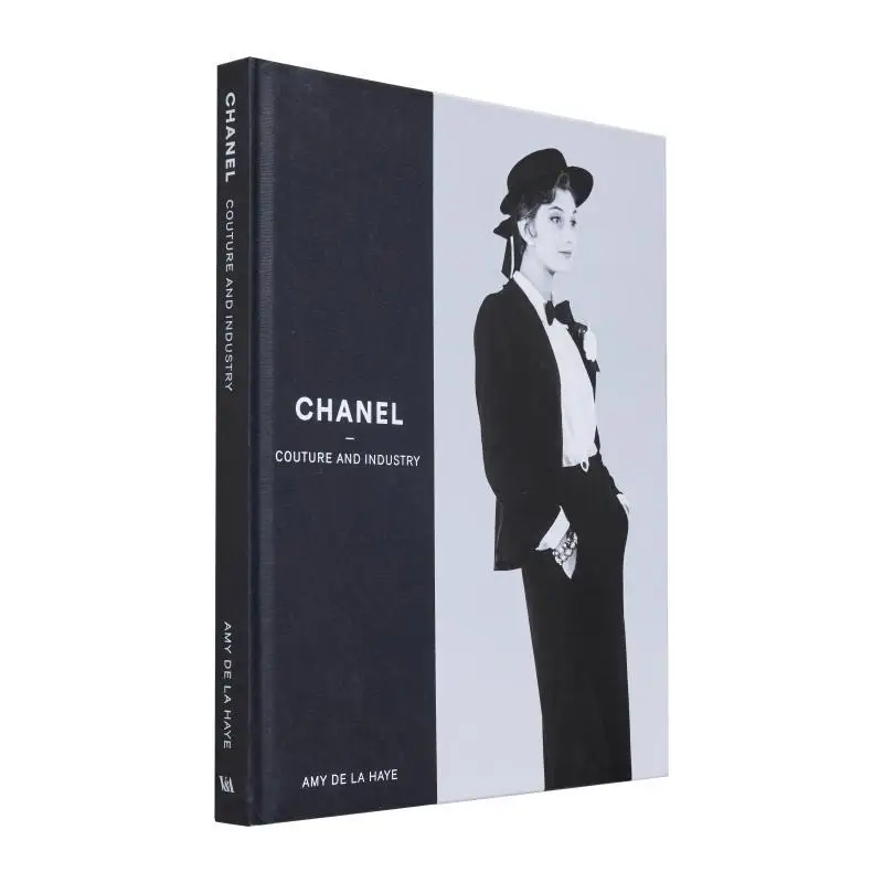 

Chanel Couture And Industry De La Haye Amy Victoria Альберт-музей 9781838510381 Книга
