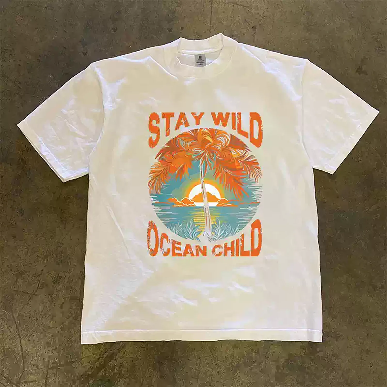 90s Retro Summer Beach Aesthetic T Shirt for Men, Vintage Faded Tropical Sunset Palm Tree Ocean Landscape & Slogan Print, Oversized Crew Neck Soft Washed Cotton Holiday Casual Tops.