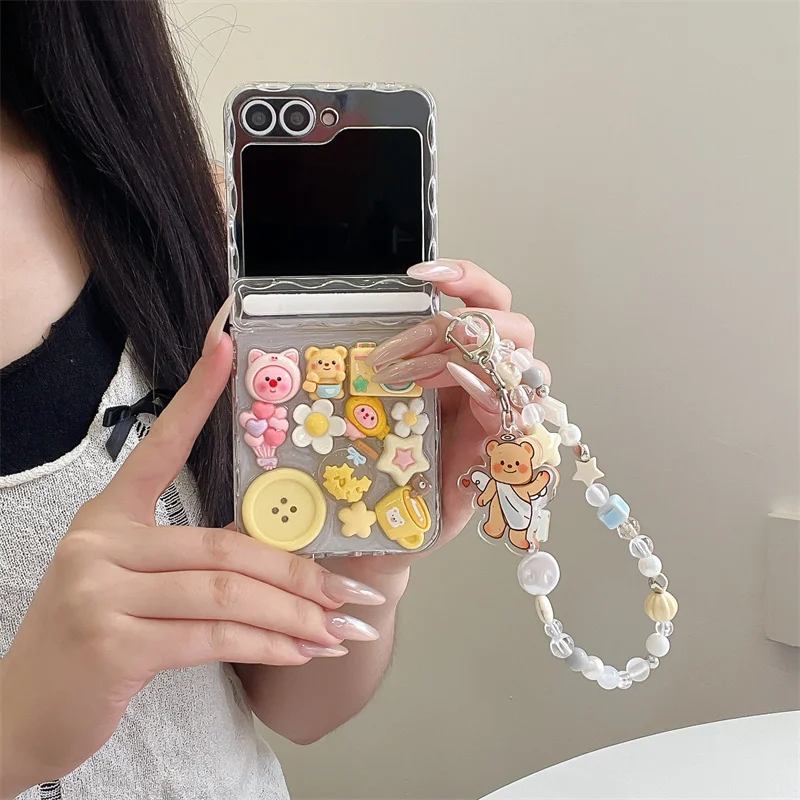 3D Cute Bear Charm Wrist Strap Clear Phone Case For Samsung Galaxy Z Flip 3 4 5 6 7 Transparent Cartoon Beaded Cover Girl Gift N