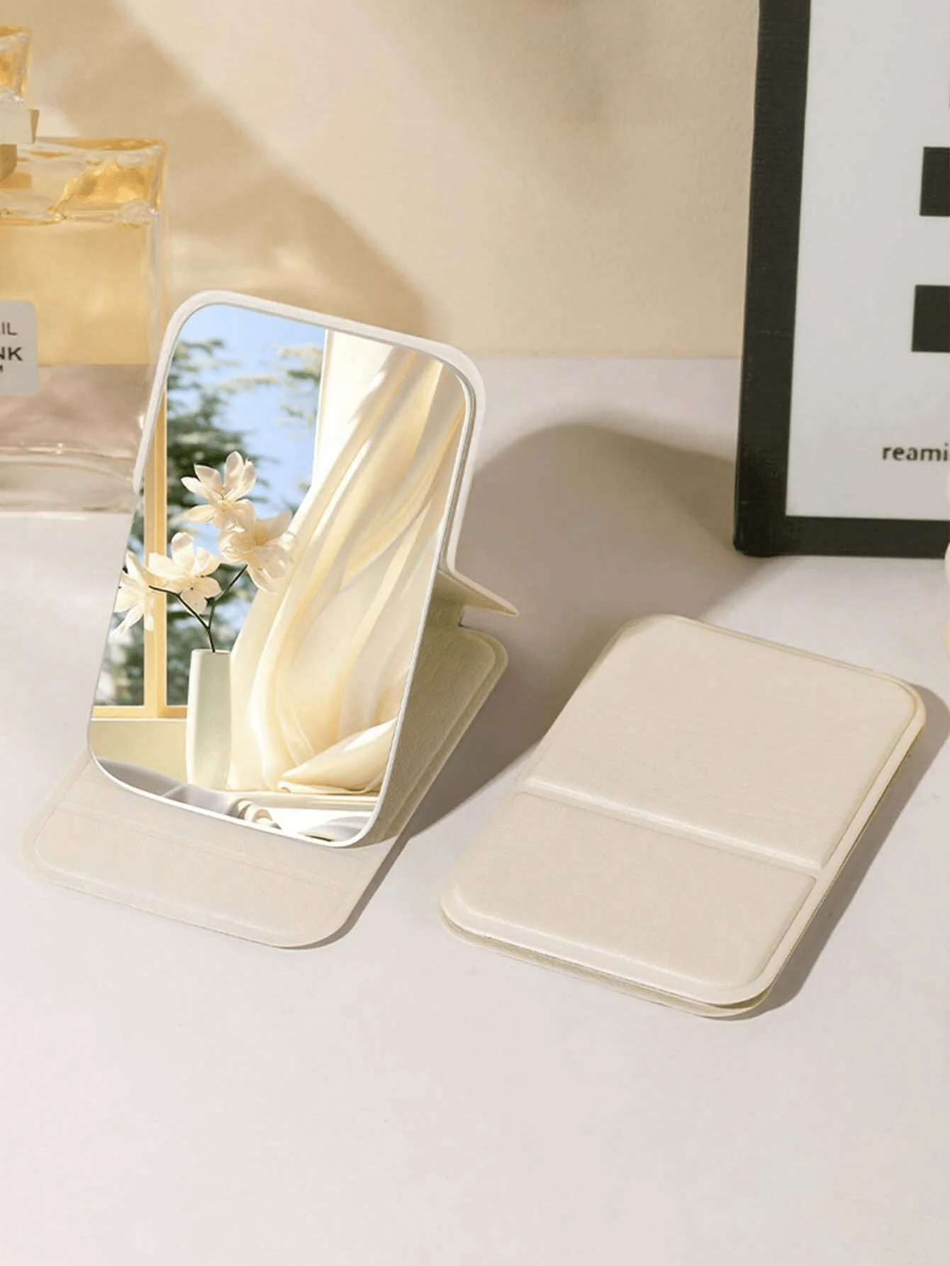 Travel Accessories Essentials - 4 adet Katlanır Makyaj Aynası, Taşınabilir